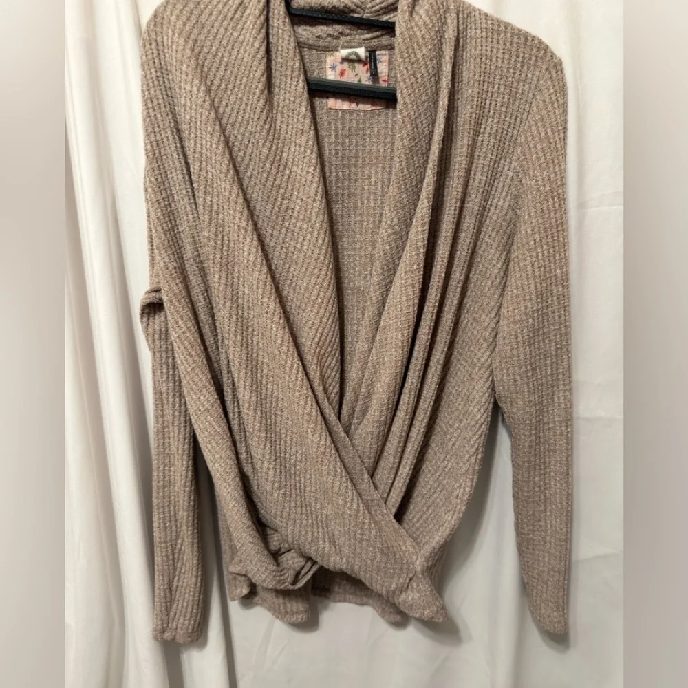 Anthropologie Akemi + Kin wrap sweater size Large